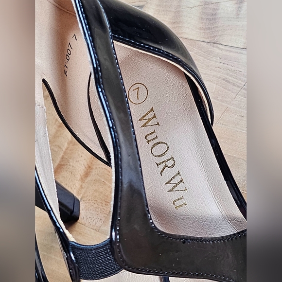 NWOT - WuORWu "Women's Black Patent Leather Closed Toe Pumps" - Picture 7 of 11